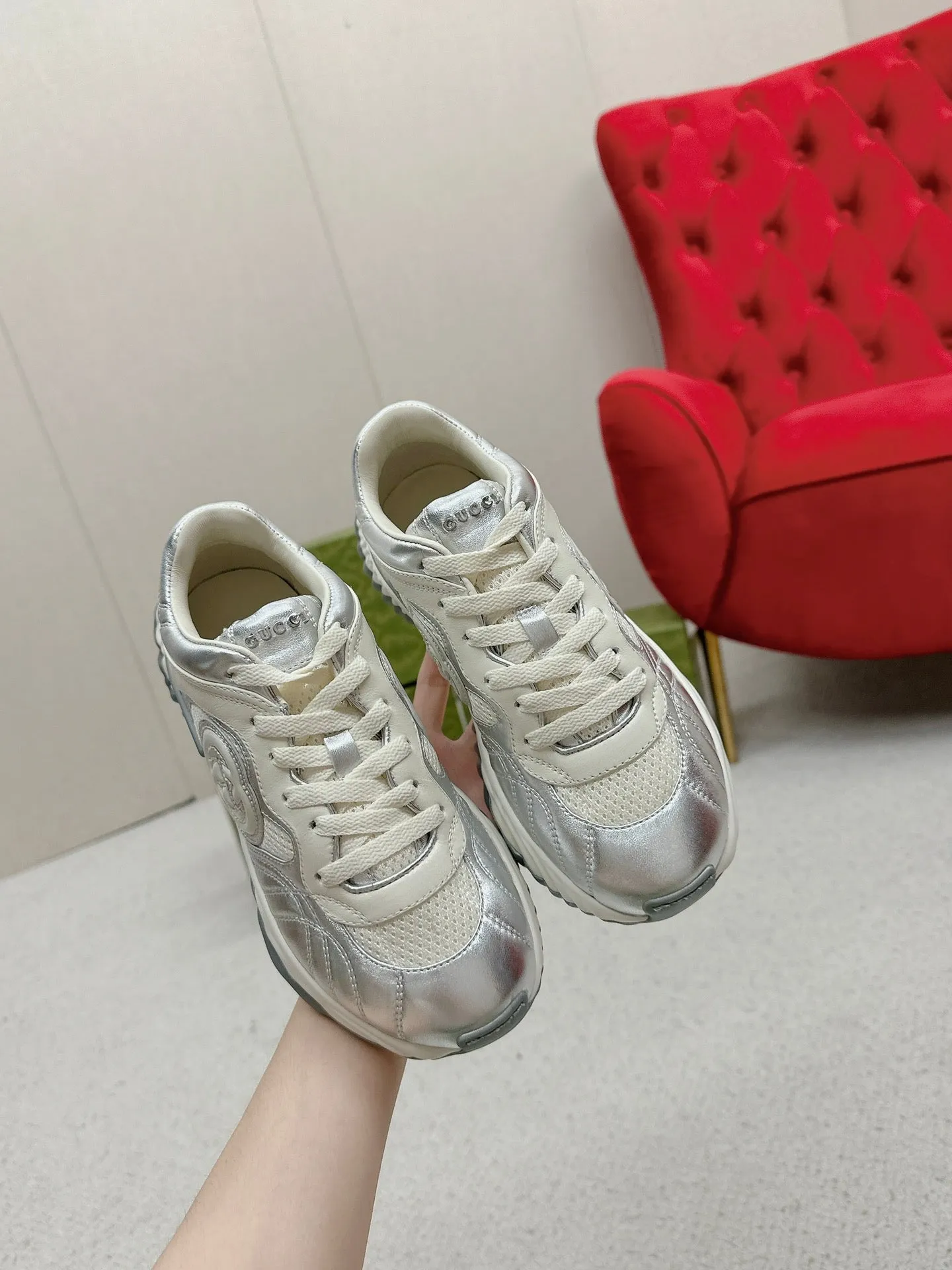 GG RIPPLE TRAINER LIGHT SILVER LAMBSKIN