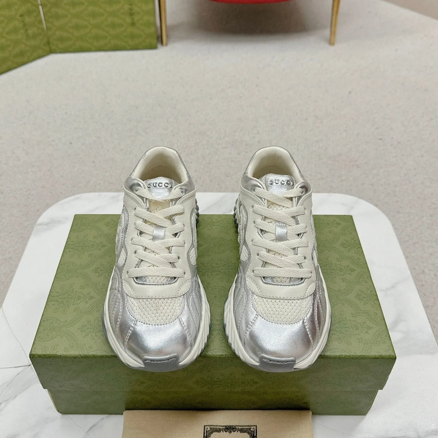 GG RIPPLE TRAINER LIGHT SILVER LAMBSKIN