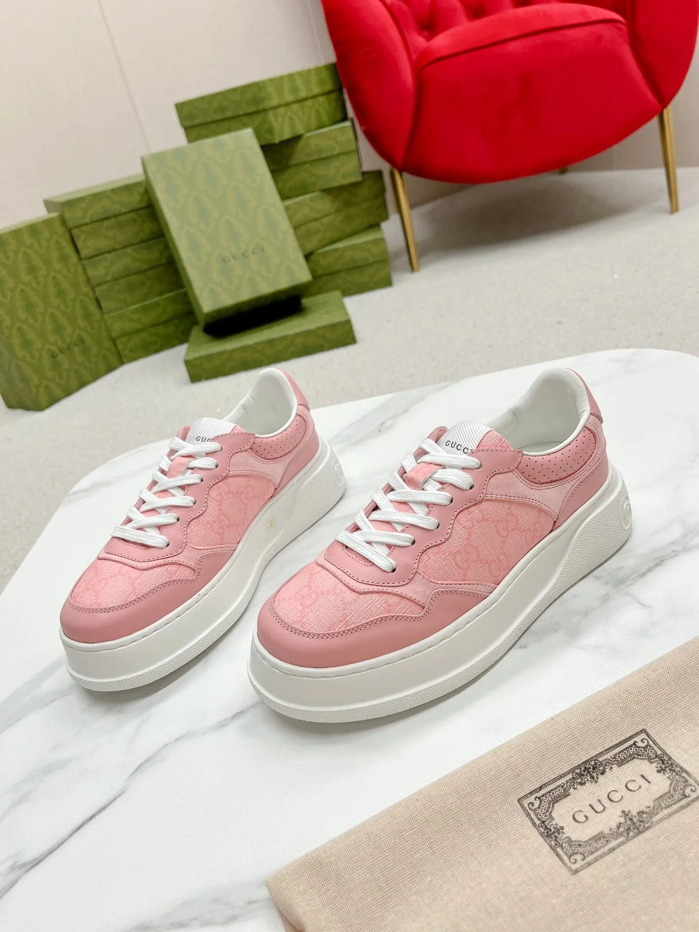 GG TRAINER LIGHT PINK CALFSKIN